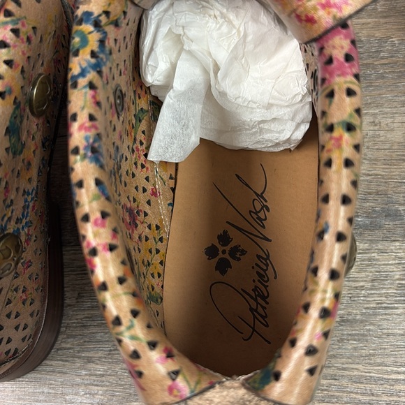 SOLD IN STORE Patricia Nash SABRINA Prairie Rose Perforated Leather - Picture 8 of 12